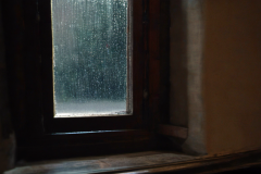 1829014-Window-in-a-stormy-day_Sengoo.de_